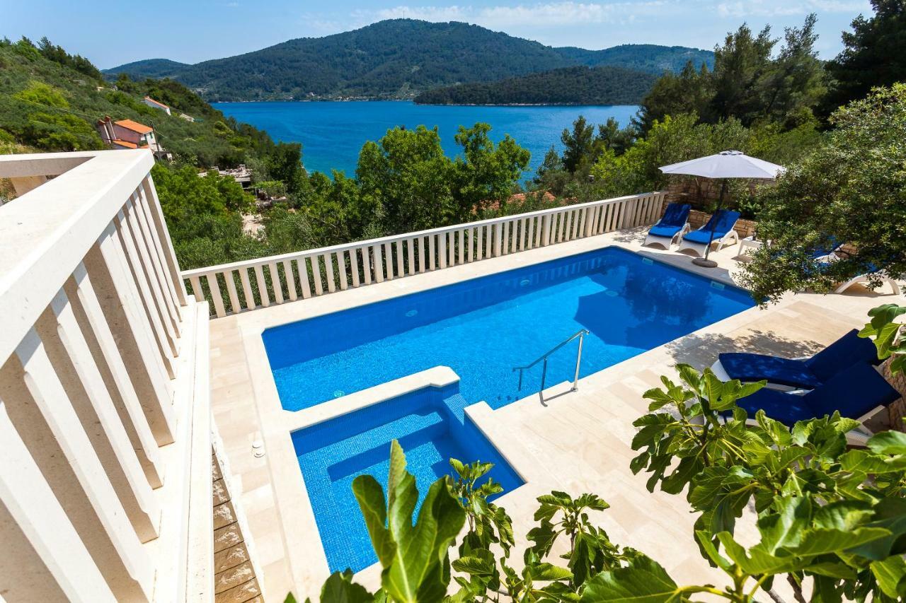 Villa Matic ヴェラ・ルカ エクステリア 写真