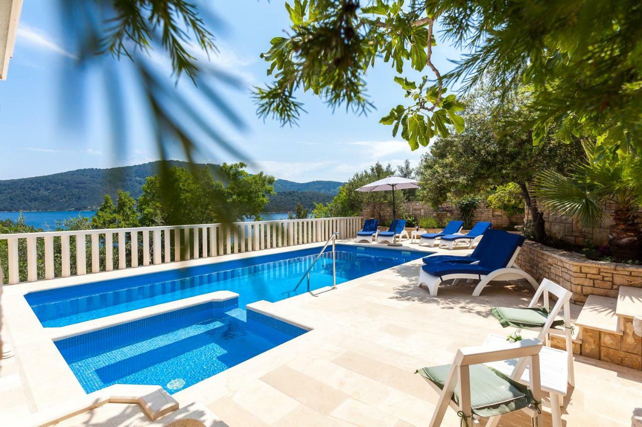 Villa Matic ヴェラ・ルカ エクステリア 写真