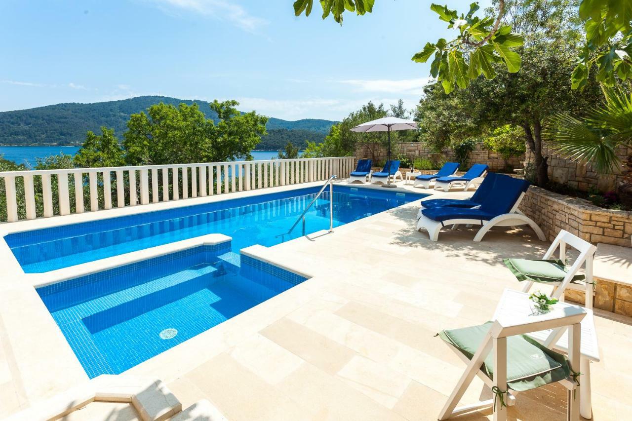 Villa Matic ヴェラ・ルカ エクステリア 写真
